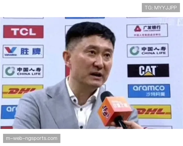 杜锋突发肠胃不适紧急送医 广东教练组临场应变受考验